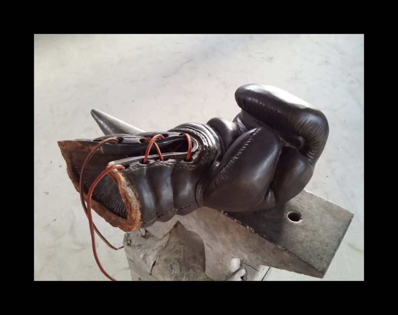 Ilustración artística colorida y emotiva